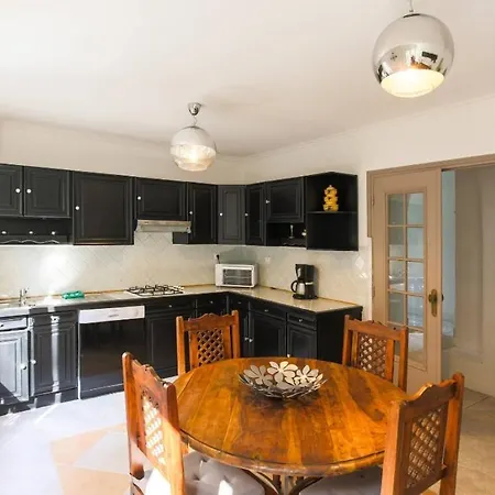 Laetitia - Appt De Charme Avec Parking - Nord Apartment