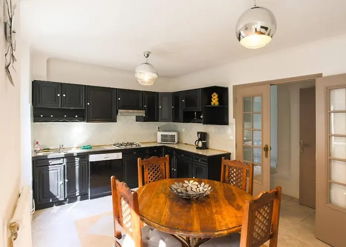 Laetitia - Appt De Charme Avec Parking - Nord Apartamento